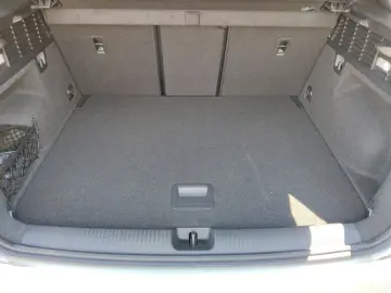 Q2 35 TFSI S-Tronic advanced  EA8  19   Matrix