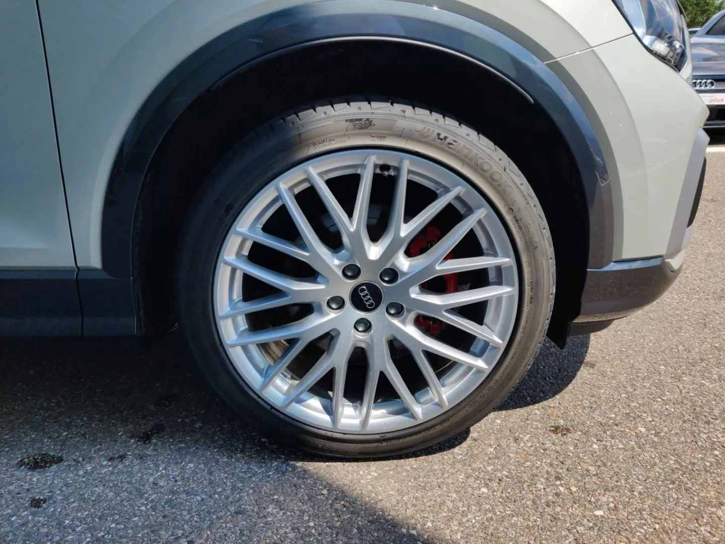 Q2 35 TFSI S-Tronic advanced  EA8  19   Matrix