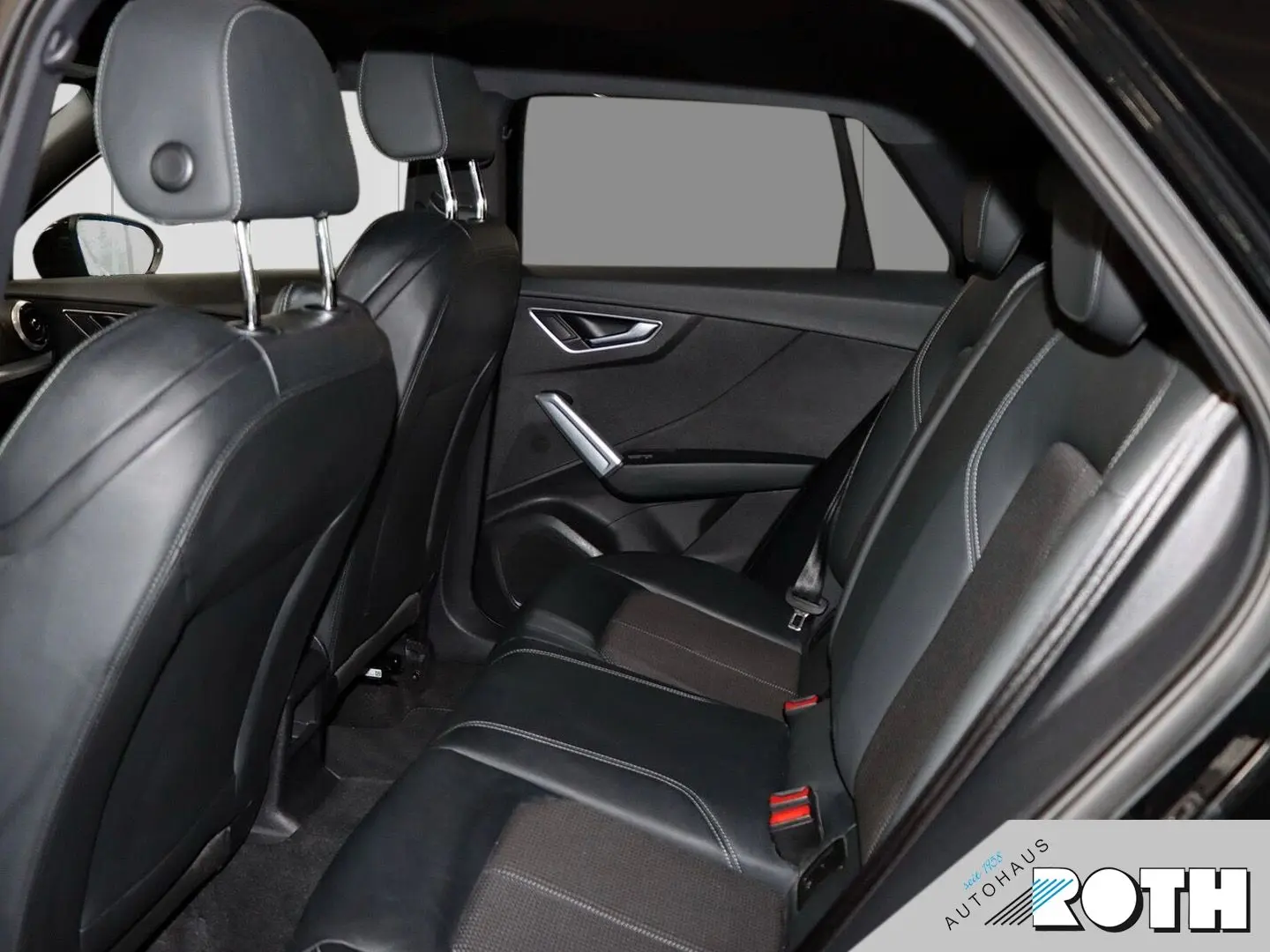 Q2 S line 35 TFSI S-tronic AHK MATRIX SHZ Keyles