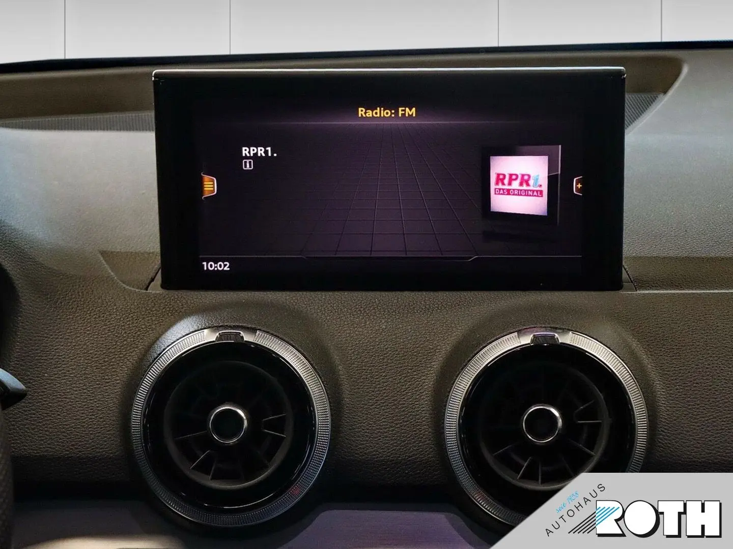 Q2 S line 35 TFSI S-tronic AHK MATRIX SHZ Keyles