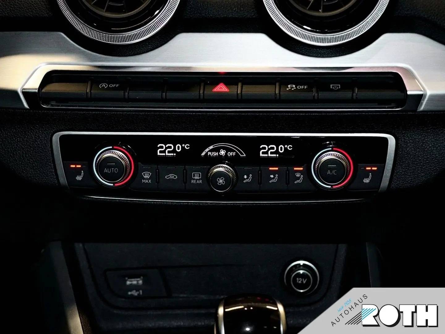Q2 S line 35 TFSI S-tronic AHK MATRIX SHZ Keyles