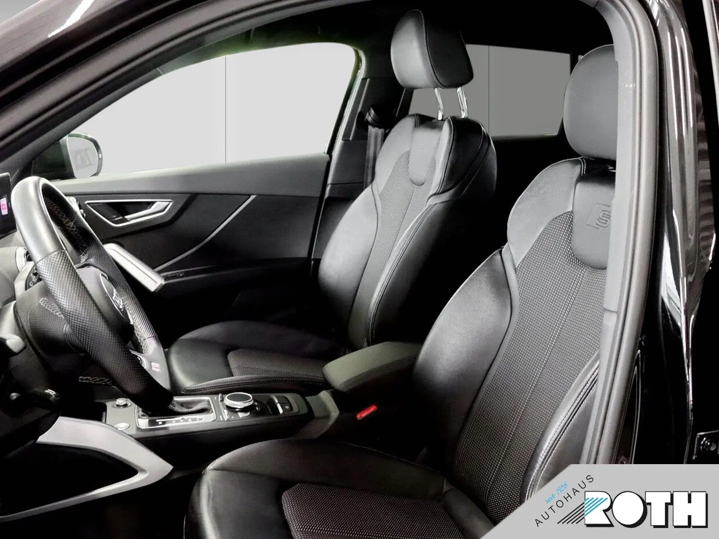 Q2 S line 35 TFSI S-tronic AHK MATRIX SHZ Keyles