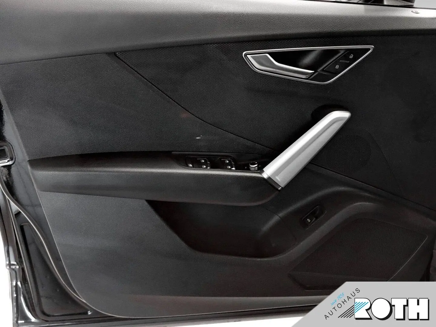 Q2 S line 35 TFSI S-tronic AHK MATRIX SHZ Keyles