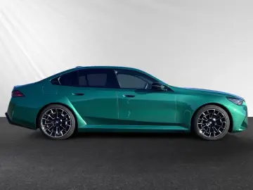 BMW M5 Limuzina MDriver'sPackage AHK