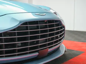 Aston Martin DB12 Volante Caribbean Blue Pearl 2