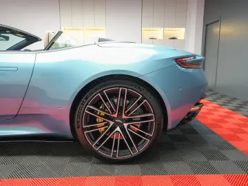 Aston Martin DB12 Volante Caribbean Blue Pearl 2