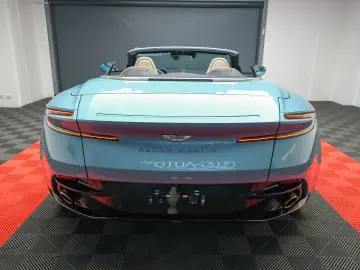 Aston Martin DB12 Volante Caribbean Blue Pearl 2