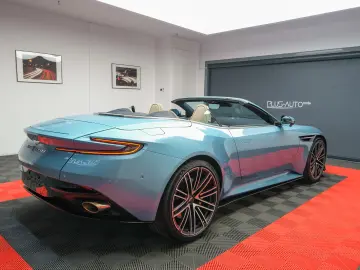 Aston Martin DB12 Volante Caribbean Blue Pearl 2