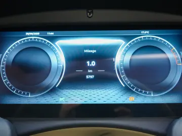 Aston Martin DB12 Volante Caribbean Blue Pearl 2