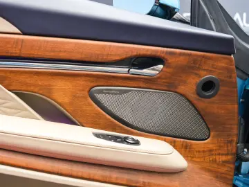 Aston Martin DB12 Volante Caribbean Blue Pearl 2