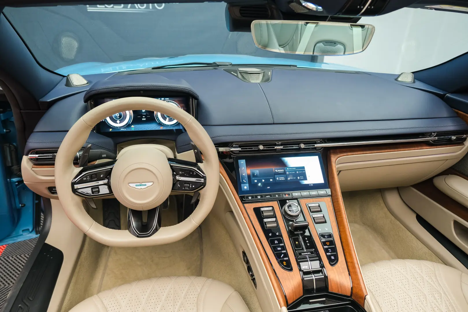Aston Martin DB12 Volante Caribbean Blue Pearl 2