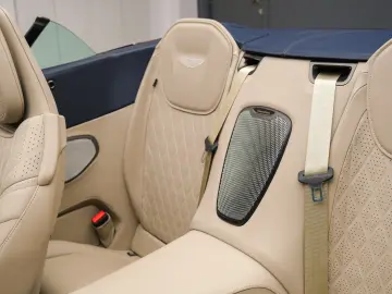Aston Martin DB12 Volante Caribbean Blue Pearl 2