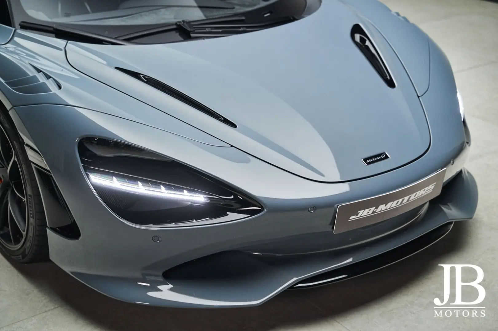 750S Coupe Senna Racing Seats Lift