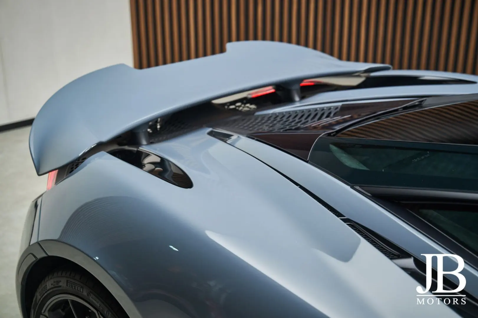 750S Coupe Senna Racing Seats Lift