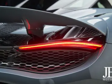750S Coupe Senna Racing Seats Lift