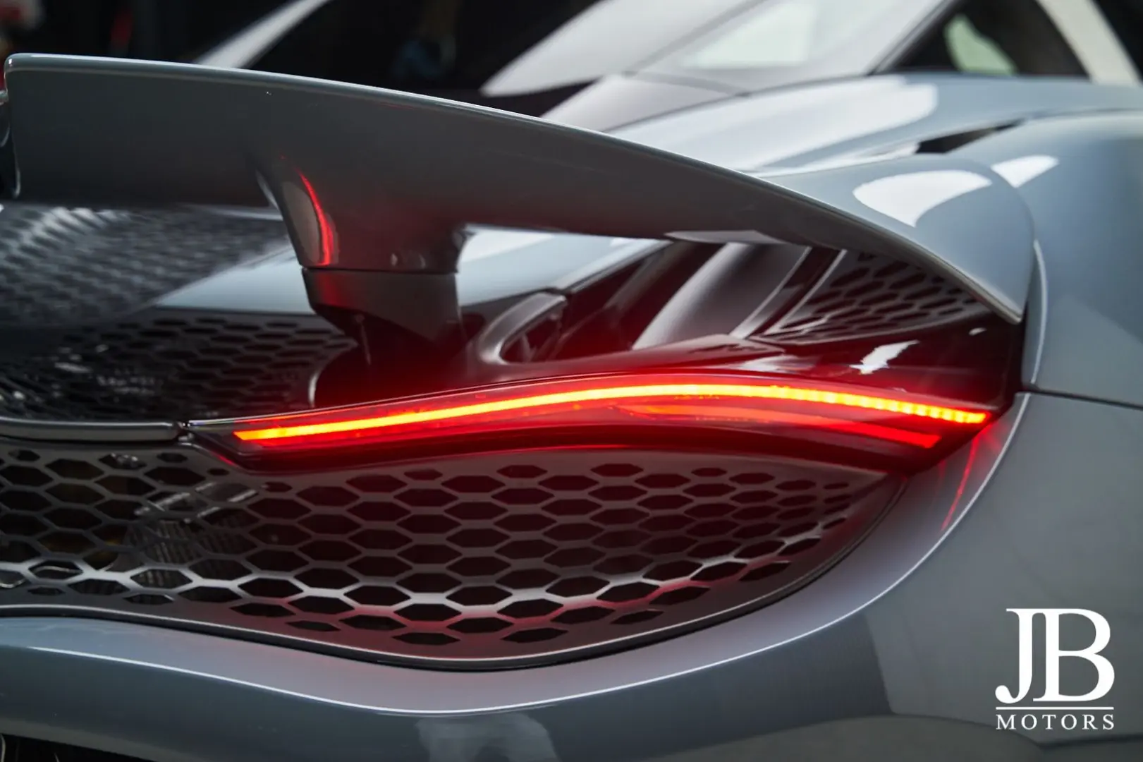 750S Coupe Senna Racing Seats Lift