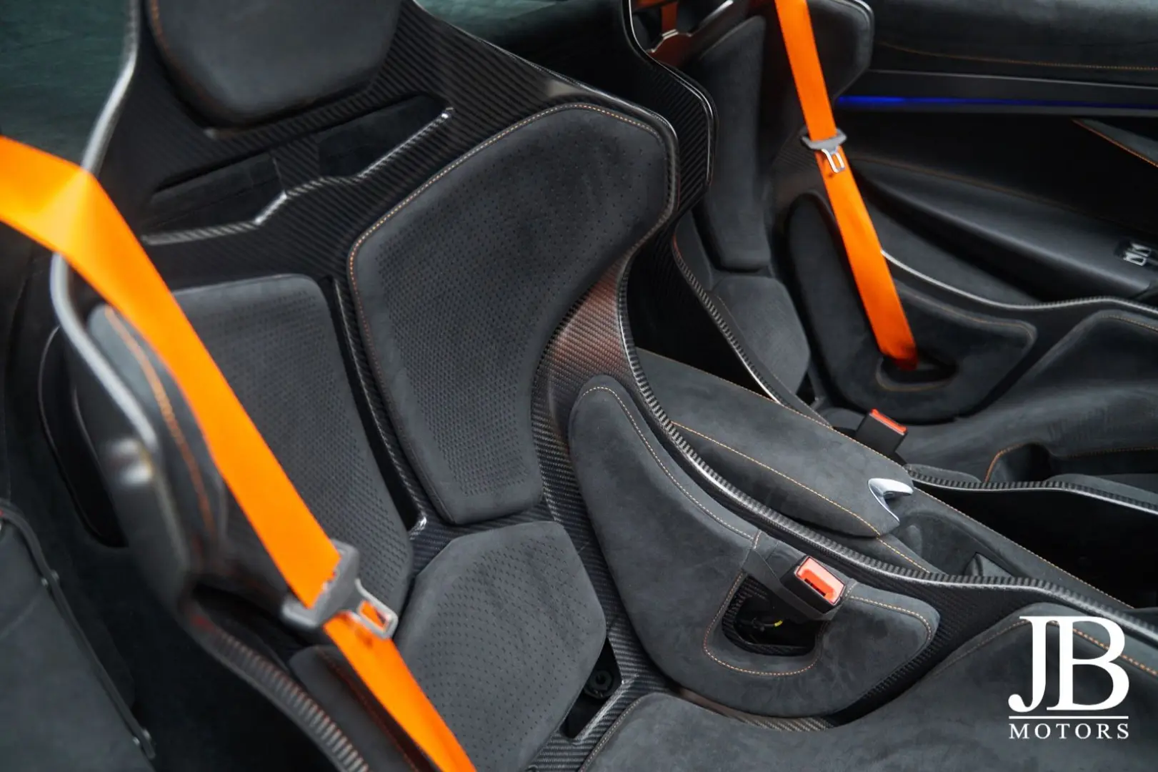 750S Coupe Senna Racing Seats Lift