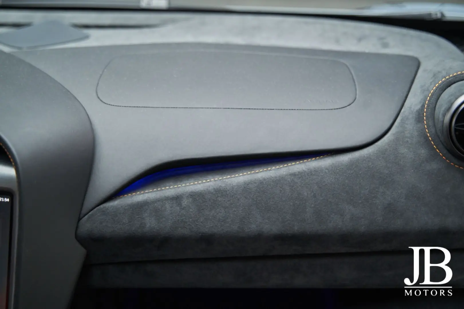 750S Coupe Senna Racing Seats Lift