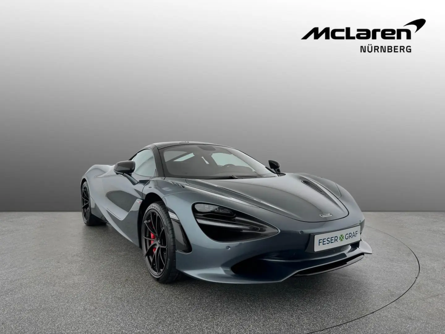 750S Coupe Performance B&W Engine Window 360