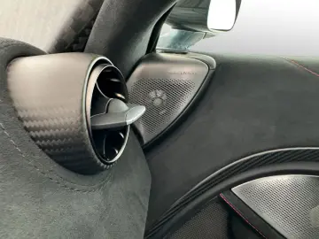 750S Coupe Performance B&W Engine Window 360