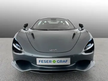 750S Coupe Performance B&W Engine Window 360
