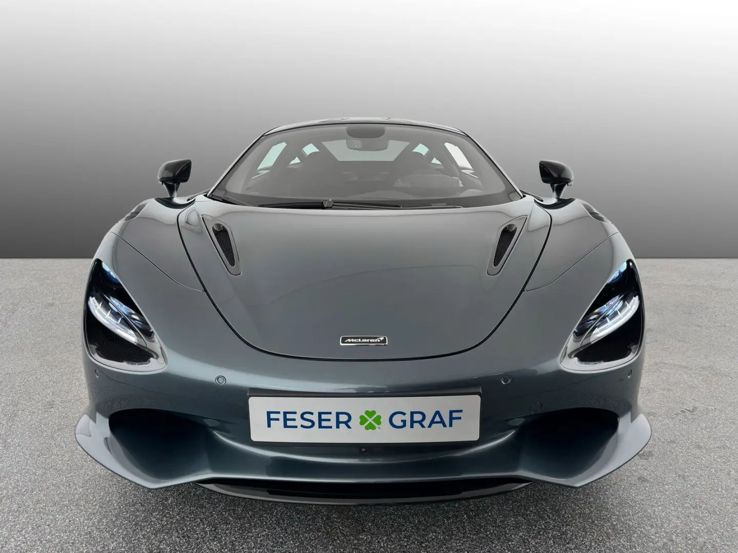 750S Coupe Performance B&W Engine Window 360