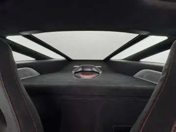 750S Coupe Performance B&W Engine Window 360