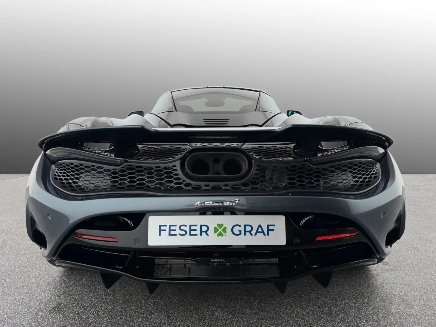 750S Coupe Performance B&W Engine Window 360