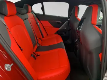 BMW M5 Limuzină AHK Pano Bowers