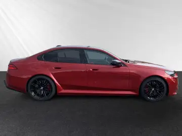 BMW M5 Limuzină AHK Pano Bowers