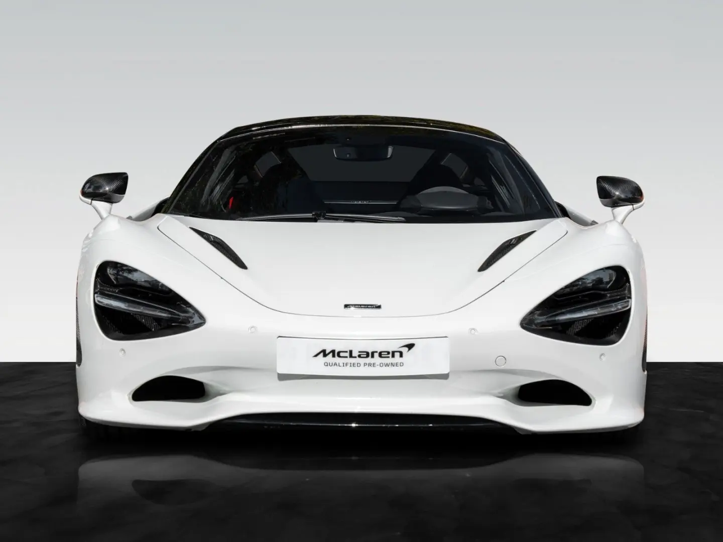 750S   Ice White   Carbon Exterior