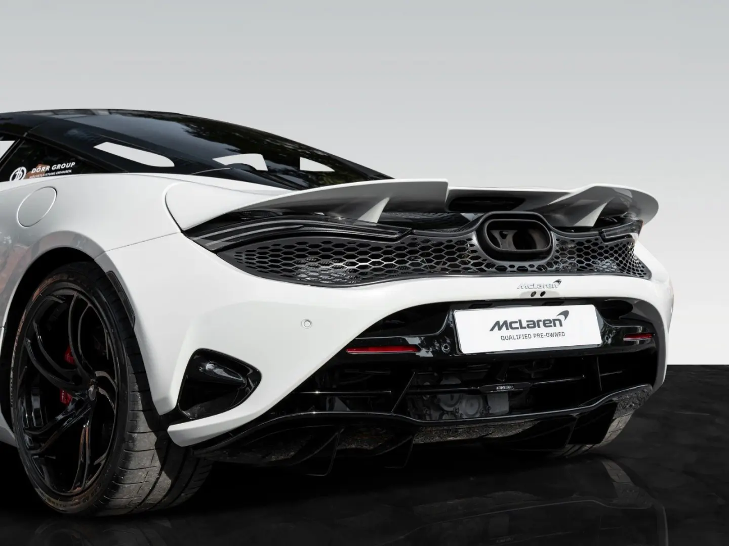 750S   Ice White   Carbon Exterior