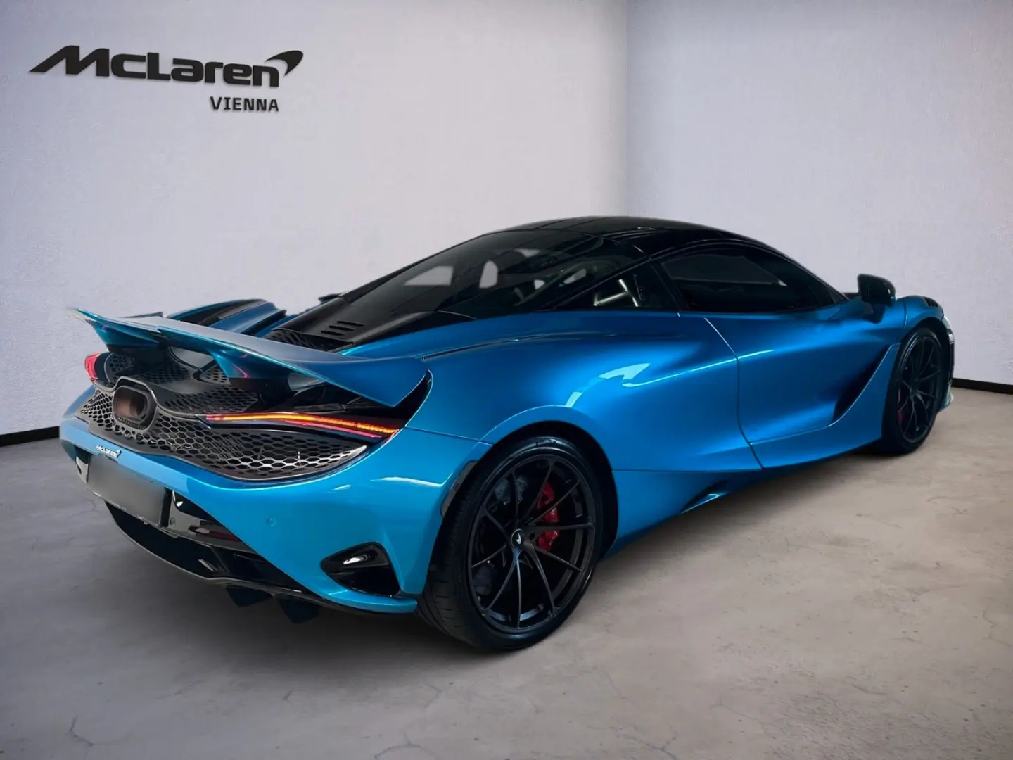 750S   SENNA Seats   Harness Bar   Carbon Fibre