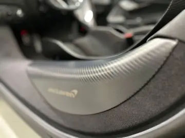 750S   SENNA Seats   Harness Bar   Carbon Fibre