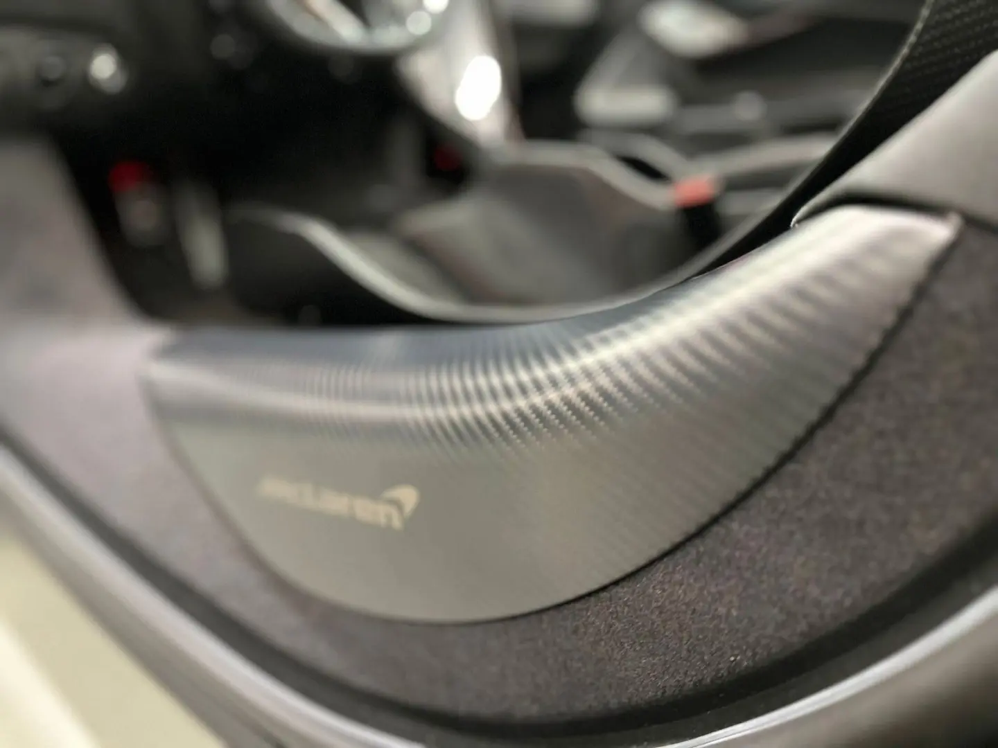 750S   SENNA Seats   Harness Bar   Carbon Fibre