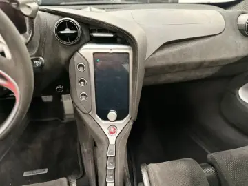750S   SENNA Seats   Harness Bar   Carbon Fibre