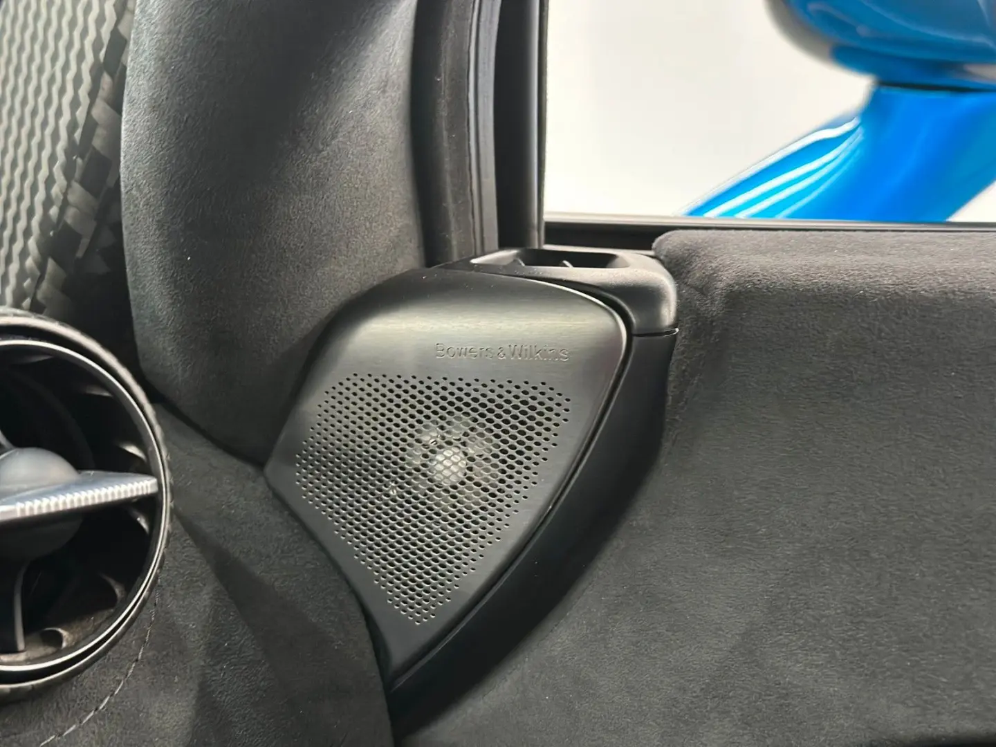 750S   SENNA Seats   Harness Bar   Carbon Fibre