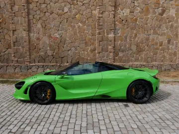 750S Spider Bowers Carbon Pack Ext