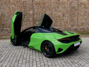 750S Spider Bowers Carbon Pack Ext