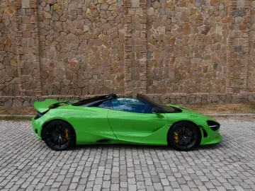 750S Spider Bowers Carbon Pack Ext
