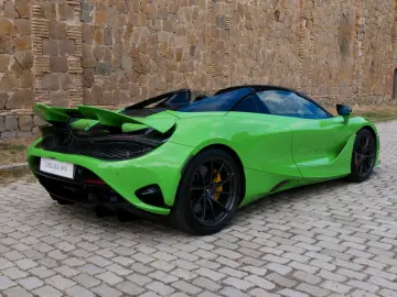 750S Spider Bowers Carbon Pack Ext