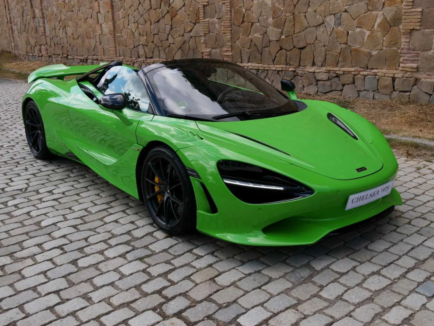 750S Spider Bowers Carbon Pack Ext