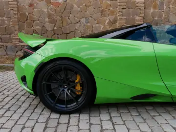 750S Spider Bowers Carbon Pack Ext