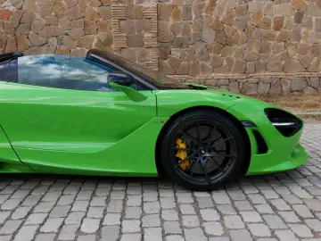 750S Spider Bowers Carbon Pack Ext