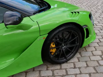 750S Spider Bowers Carbon Pack Ext