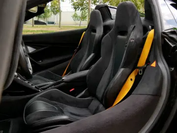 750S Spider Bowers Carbon Pack Ext