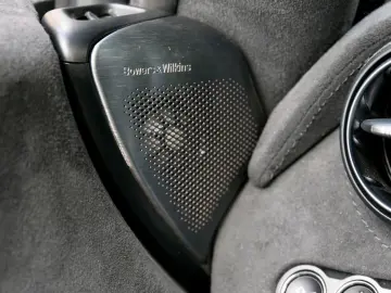 750S Spider Bowers Carbon Pack Ext