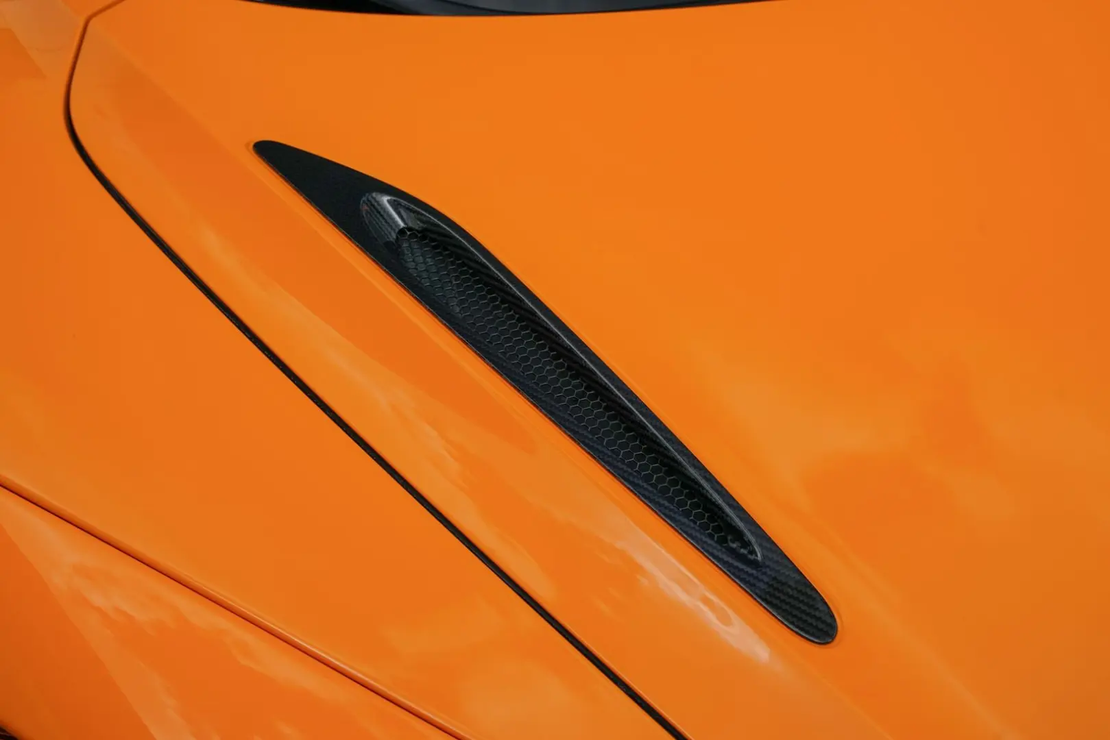 750S CF Exterior I CF Interior I Service Paket I