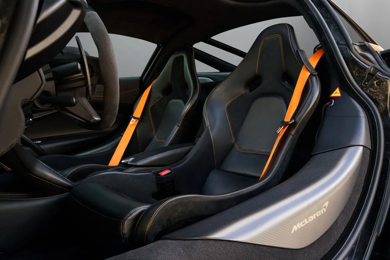 750S CF Exterior I CF Interior I Service Paket I