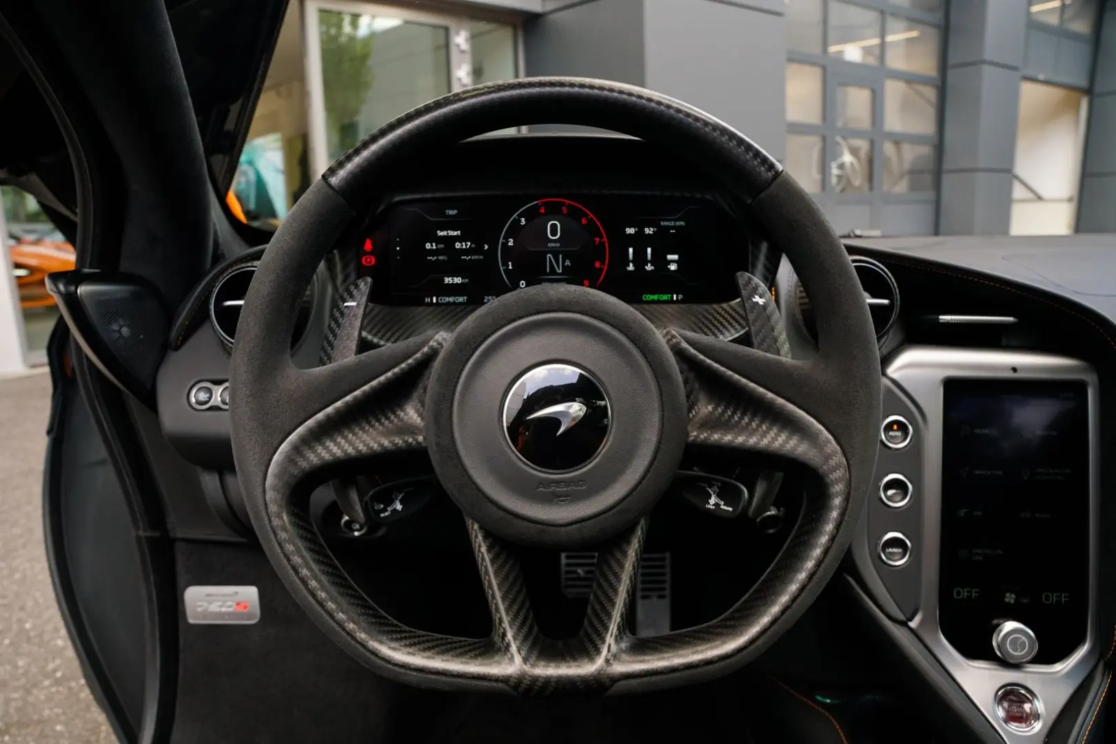 750S CF Exterior I CF Interior I Service Paket I